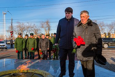 Слава защитникам Отечества!